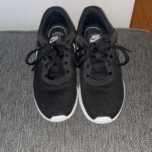 Nike Tanjun Sneakers